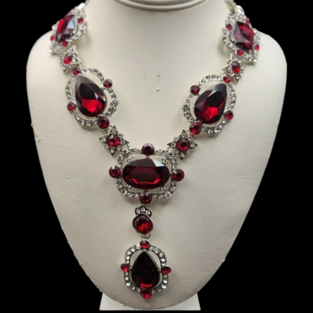 Elegant Red and Silver Statement Necklace